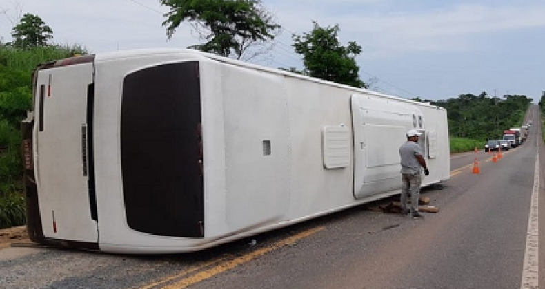 IMPERATRIZ: Acidente com ônibus deixa oito feridos